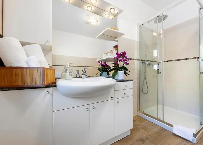 Apartment Alpenglow Maison Lugon *